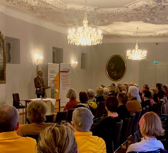 Fotorechte: Karloff, Herbst